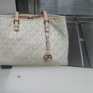 Michael kors tote